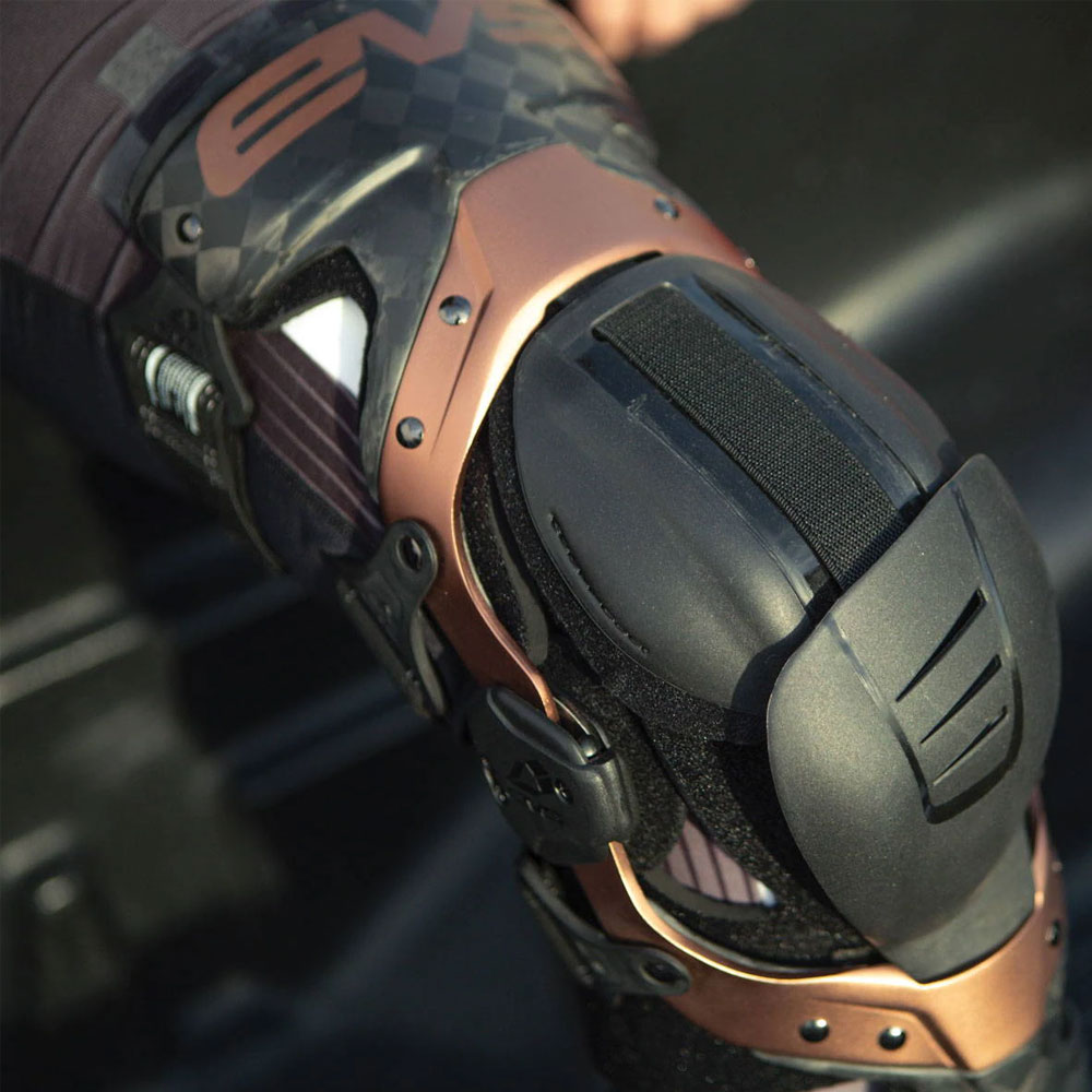 EVS Axis-Pro Knee Brace Knie Orthesen Paar schwarz copper EVS Axis-Pro Knee Brace Knie Orthesen Paar schwarz copper