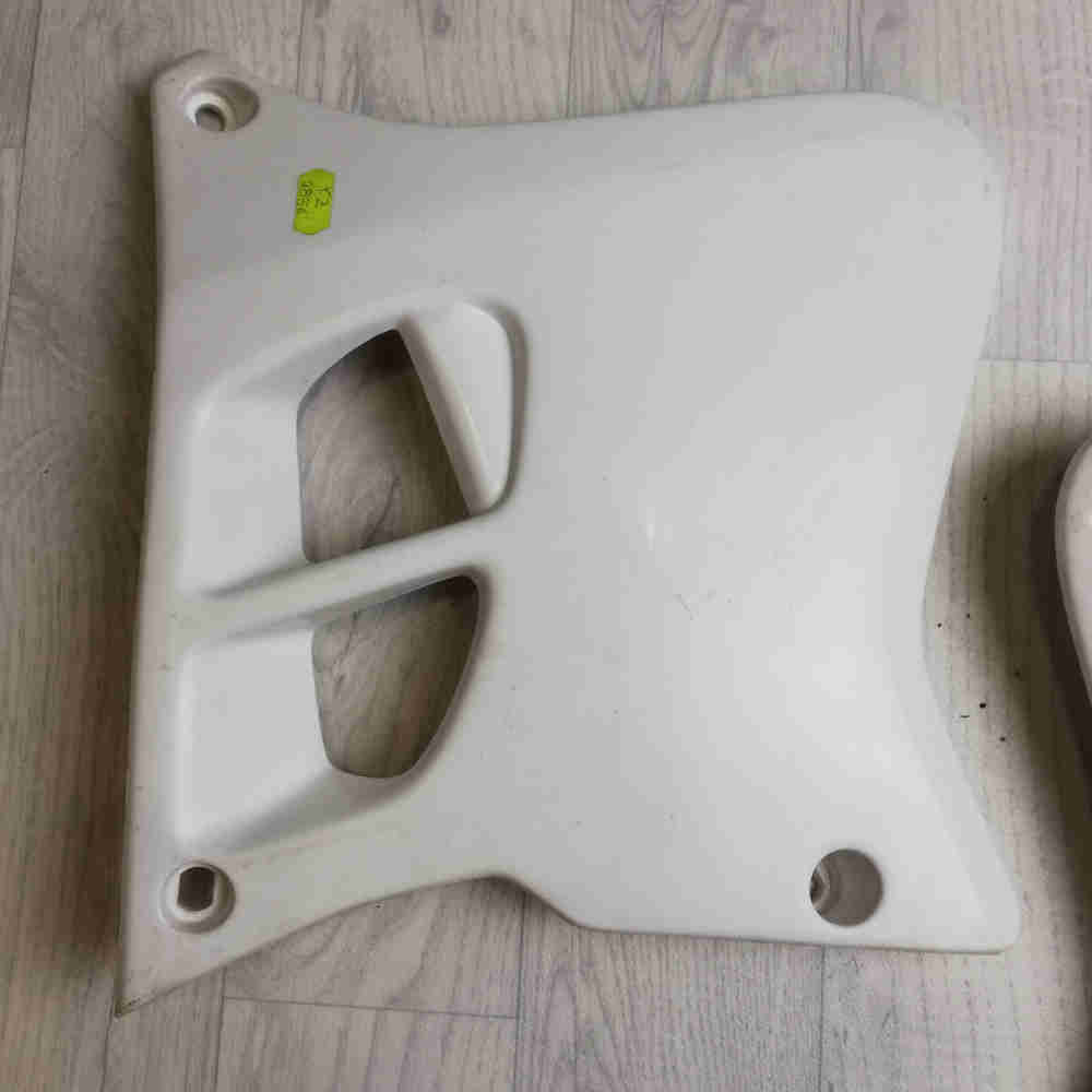 UFO 2856 Tankspoiler Kühlerabdeckung Yamaha YZ 125/250 93-95 gebraucht UFO 2856 Tankspoiler Kühlerabdeckung Yamaha YZ 125/250 93-95 gebraucht
