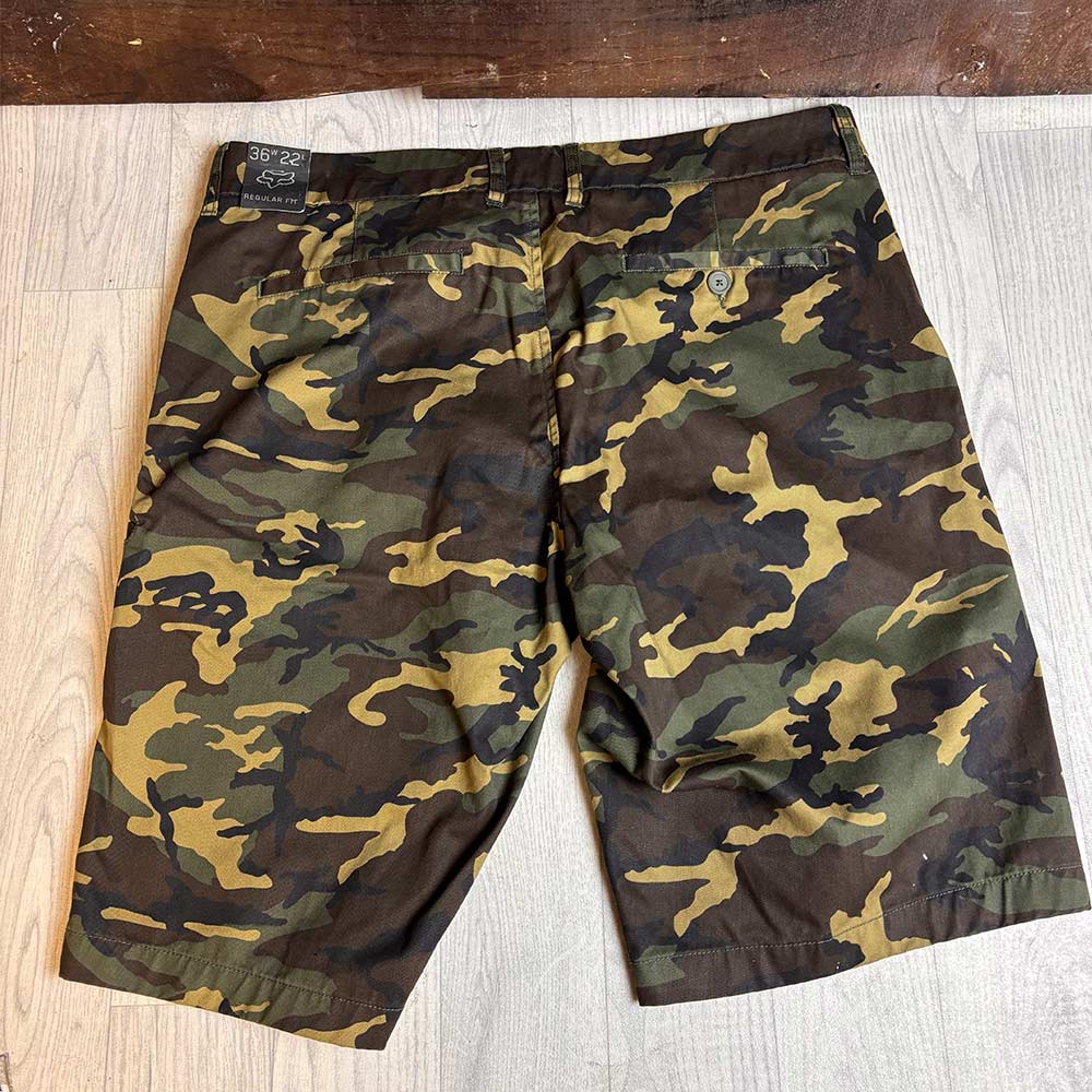FOX Shorts kurze Hose Männer camo grün